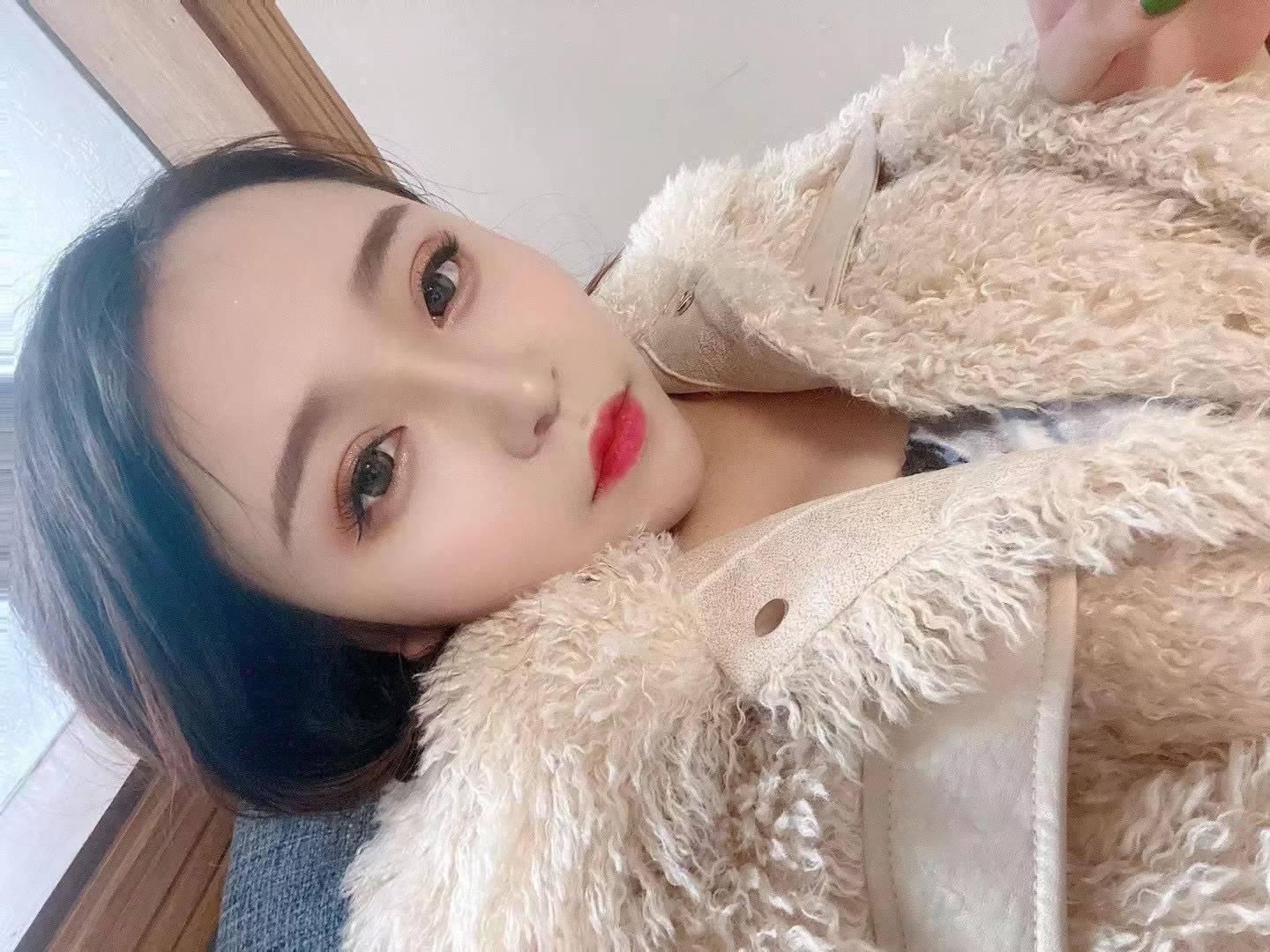 闵行月月 95后小美女