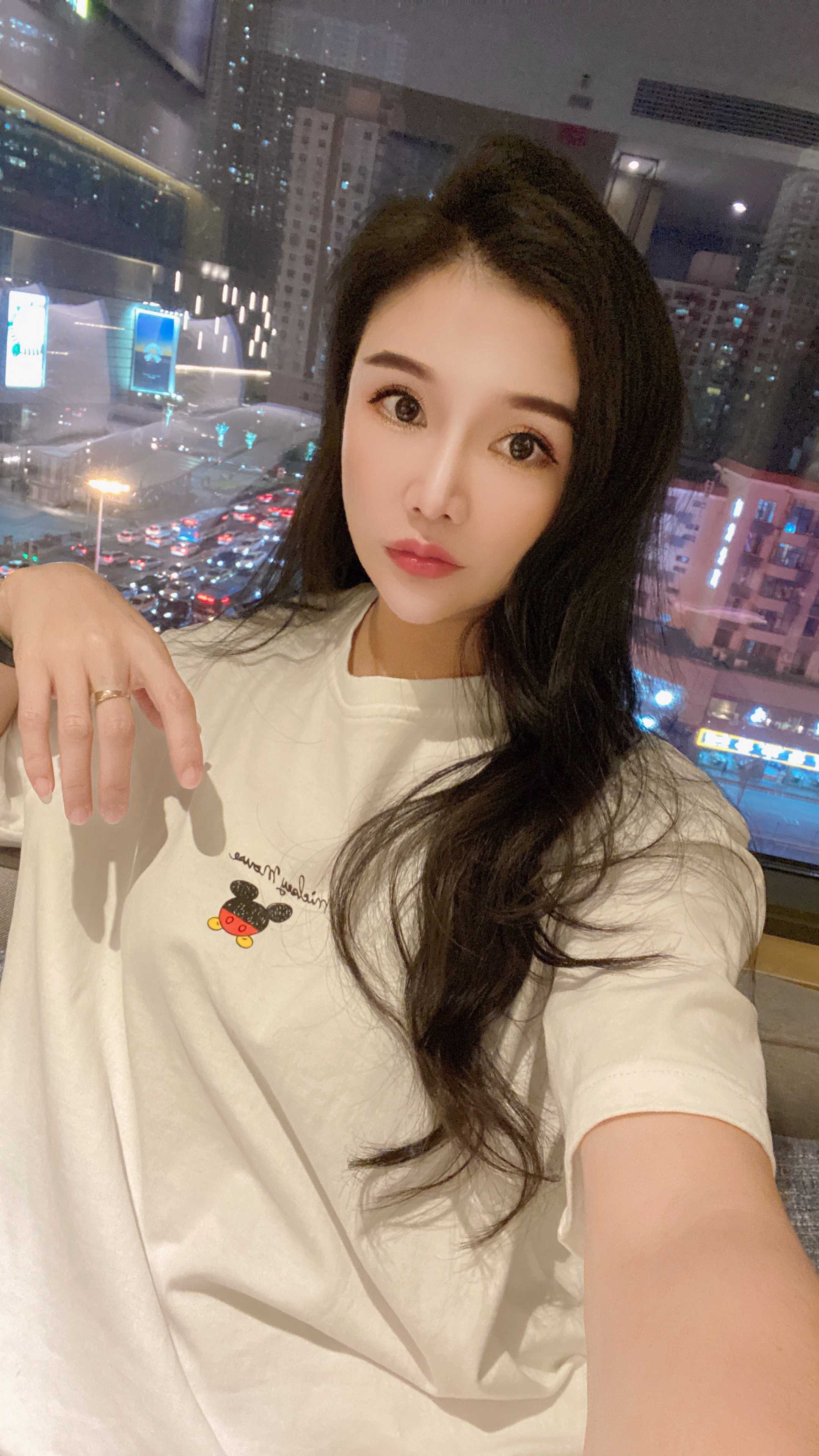 服务很棒的漂亮妹妹